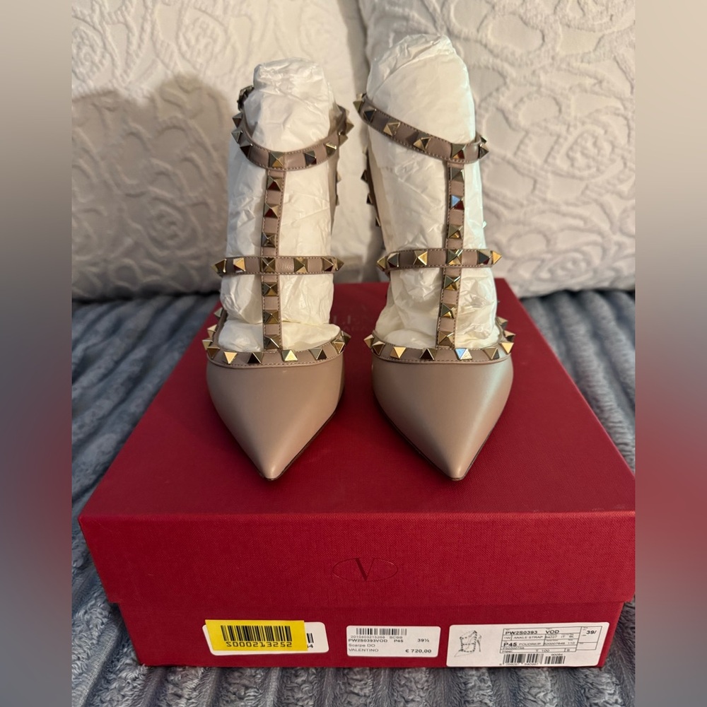 Valentino Rockstud Caged Taupe Pumps 100MM